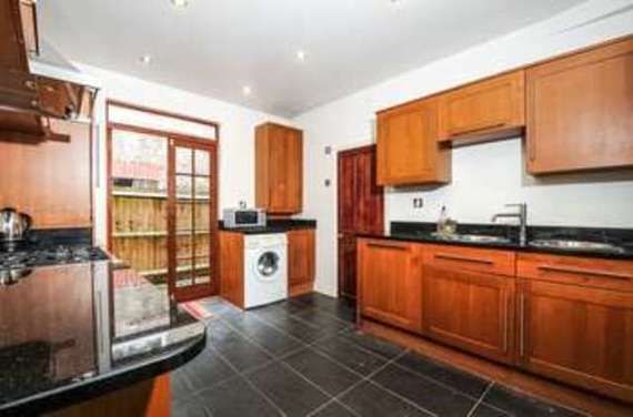 2 bedroom Flat to re...